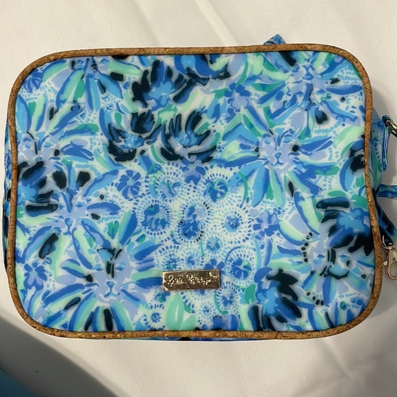 Lilly Pulitzer Crossbody Insulated Lunch Box  High Maintenance Iris Blue NWOT - Picture 6 of 13